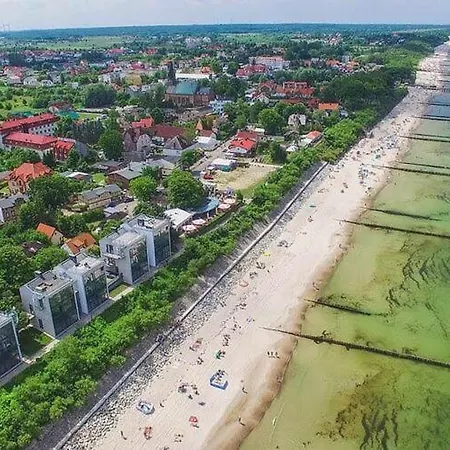 Right By The Sea, Apartament
