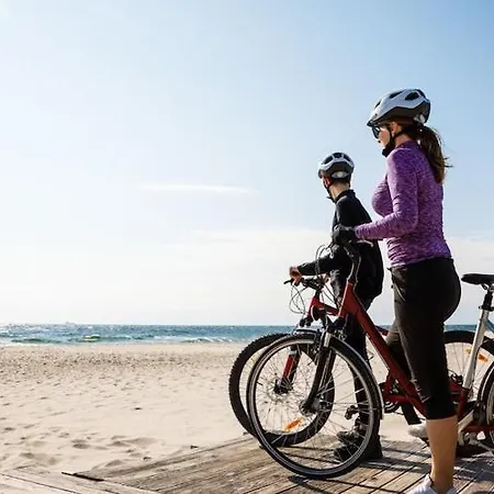 Right By The Sea, Ustronie Morskie